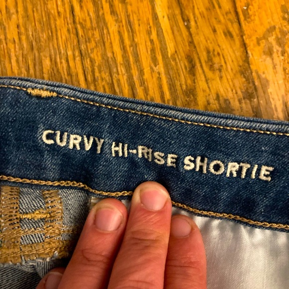 Curvy Hi-Rise Shortie 0 - Picture 5 of 5